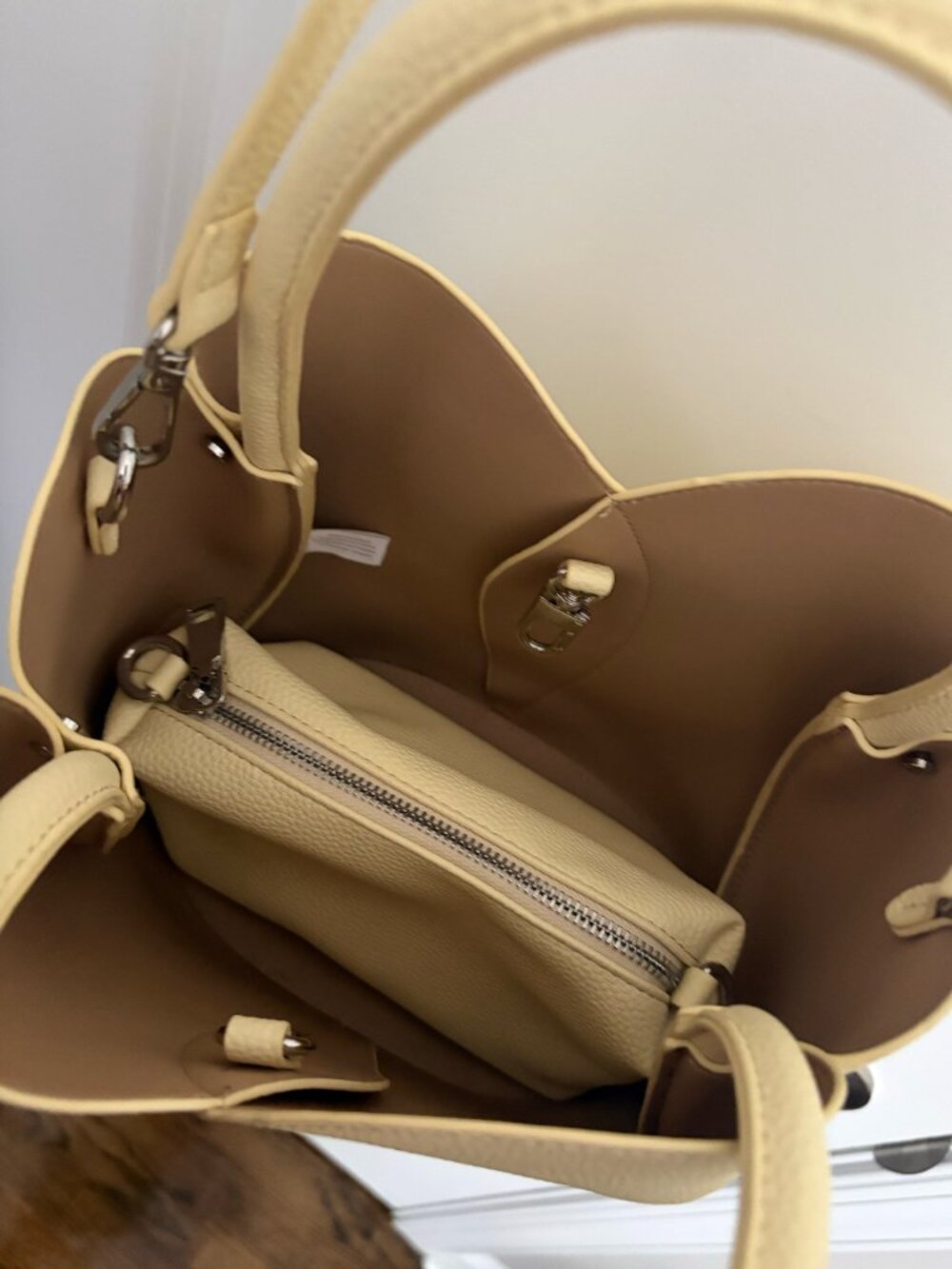 Melie Bianco Tulip Top-Handle Crossbody Tote Bag - Picture 7 of 7
